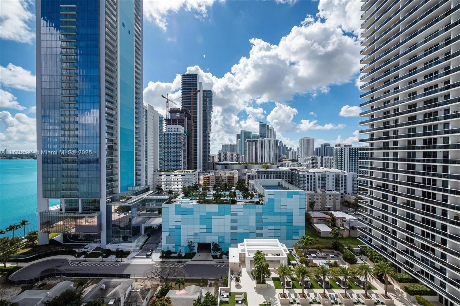 THE CRIMSON CONDO - Residential