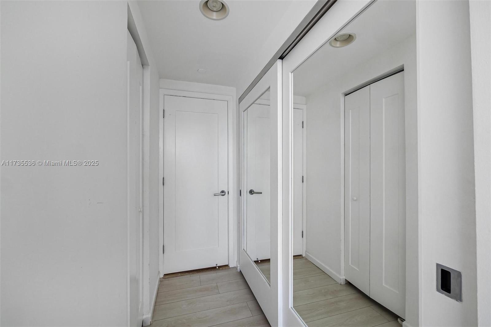 THE CRIMSON CONDO - Residential