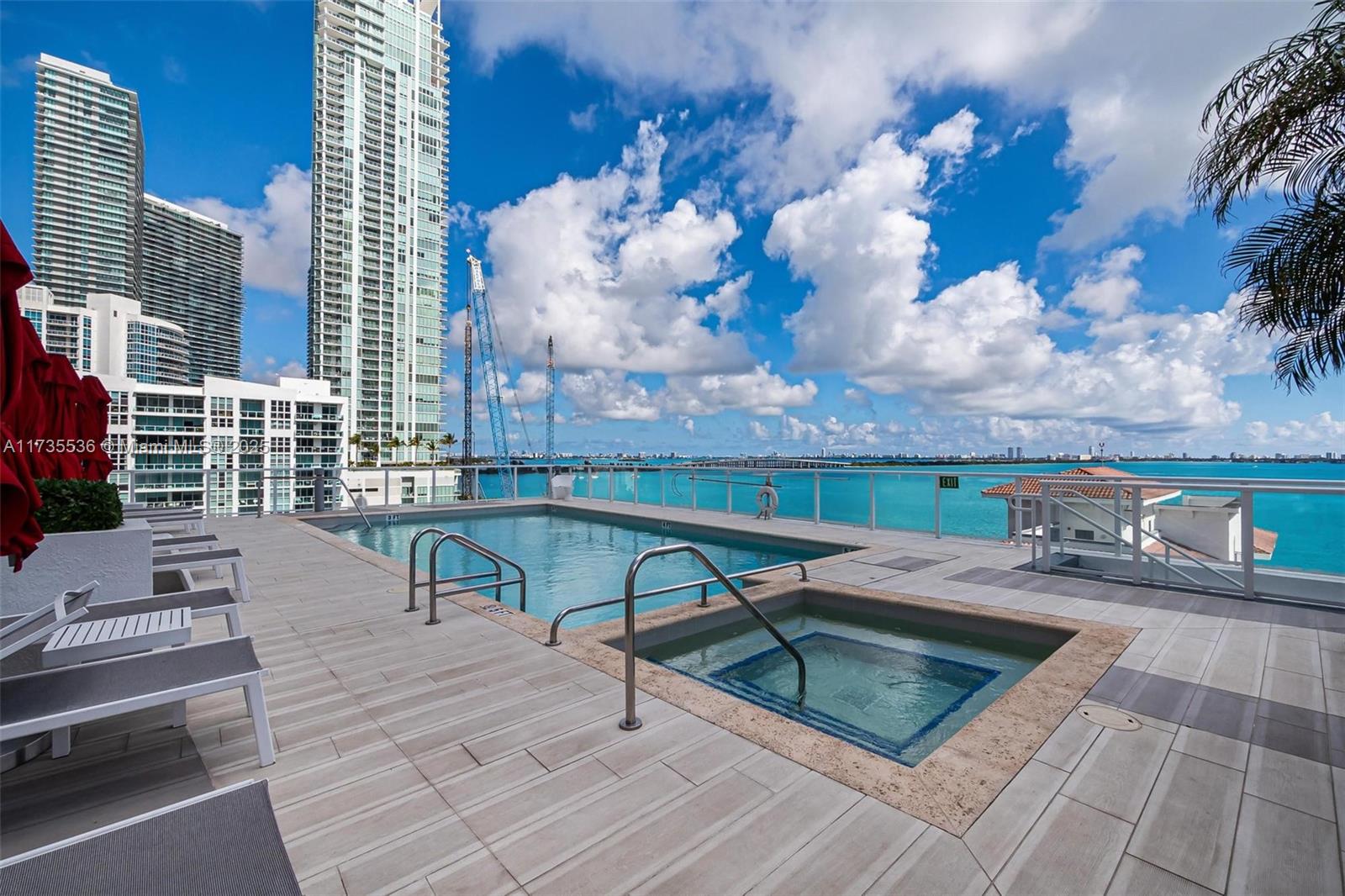 THE CRIMSON CONDO - Residential