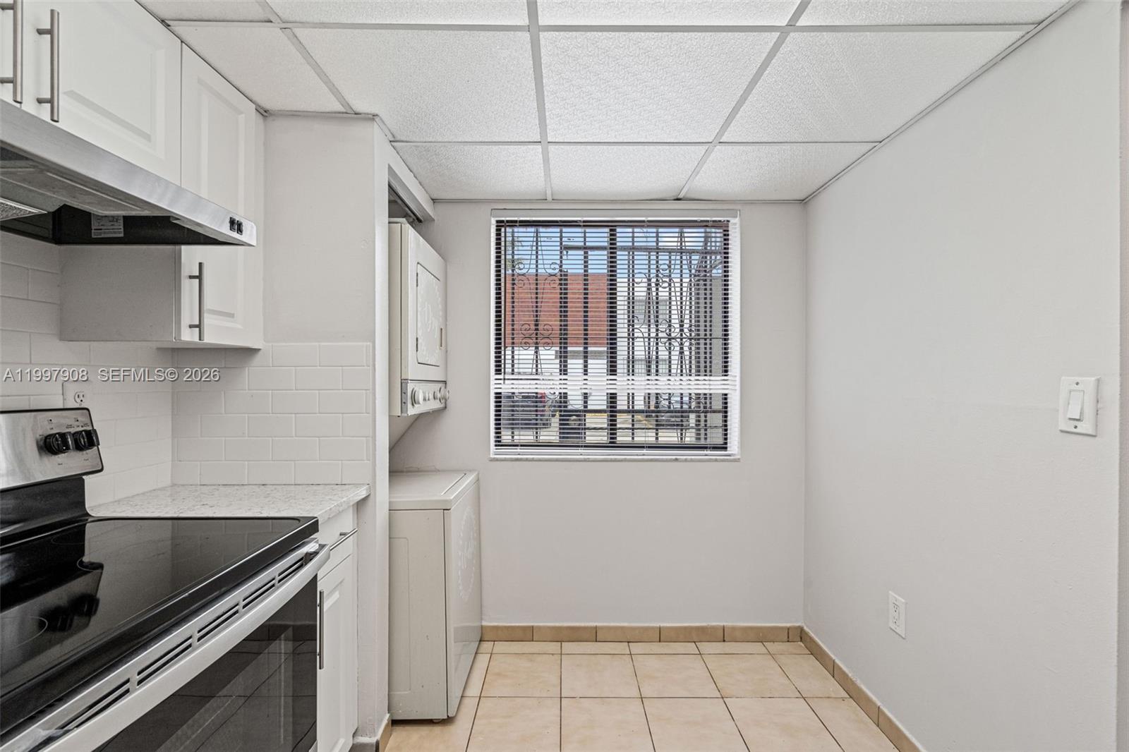 LAGUNA CONDO - Residential Lease