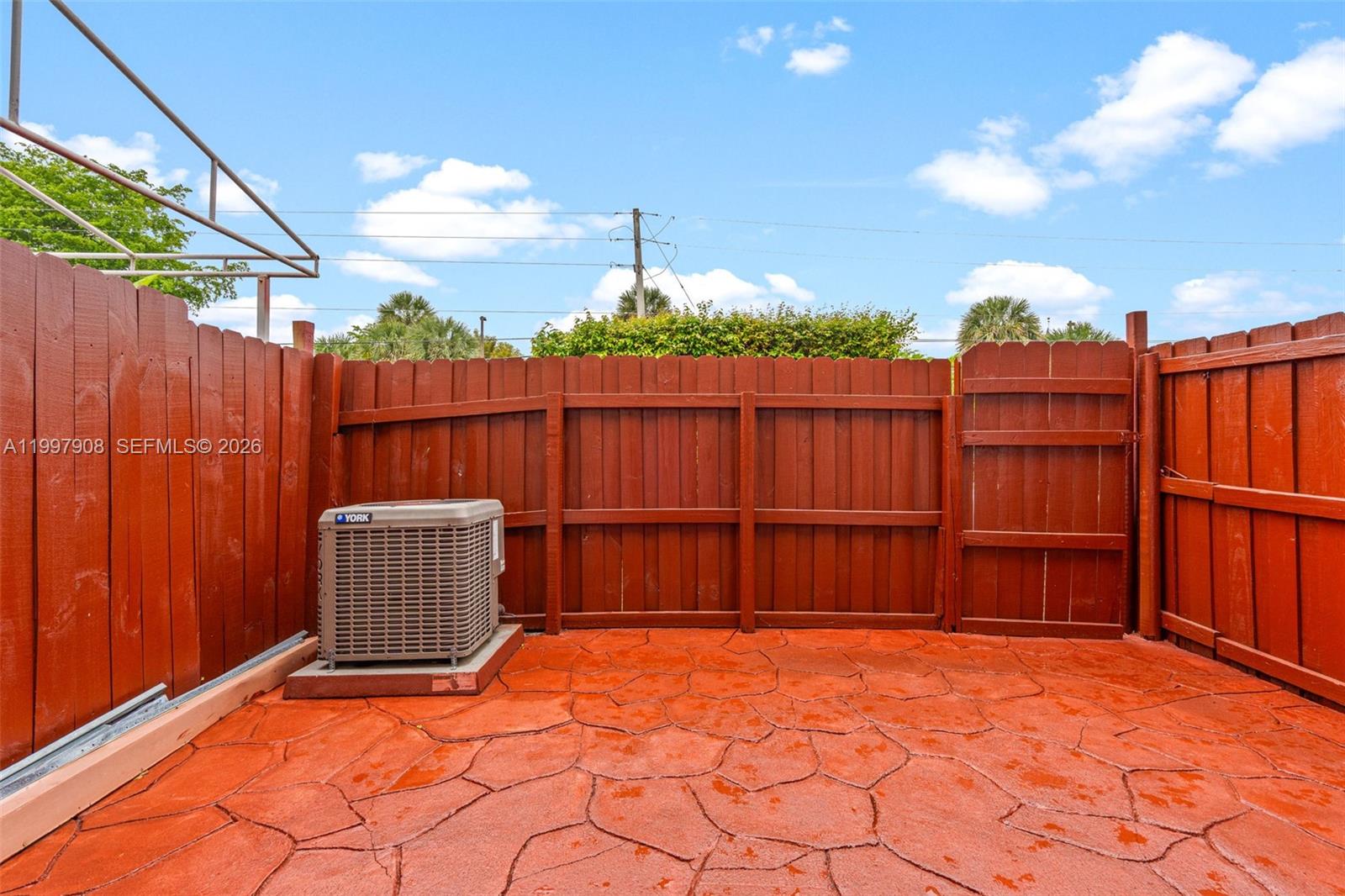 LAGUNA CONDO - Residential Lease