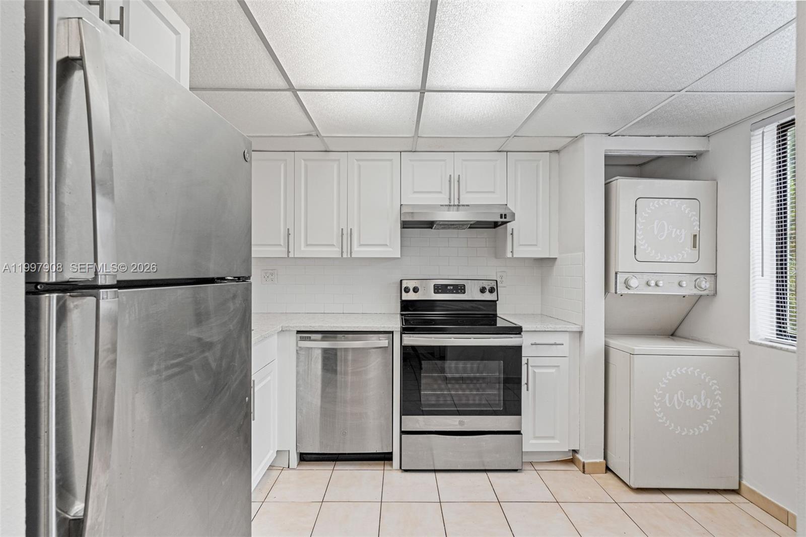 LAGUNA CONDO - Residential Lease