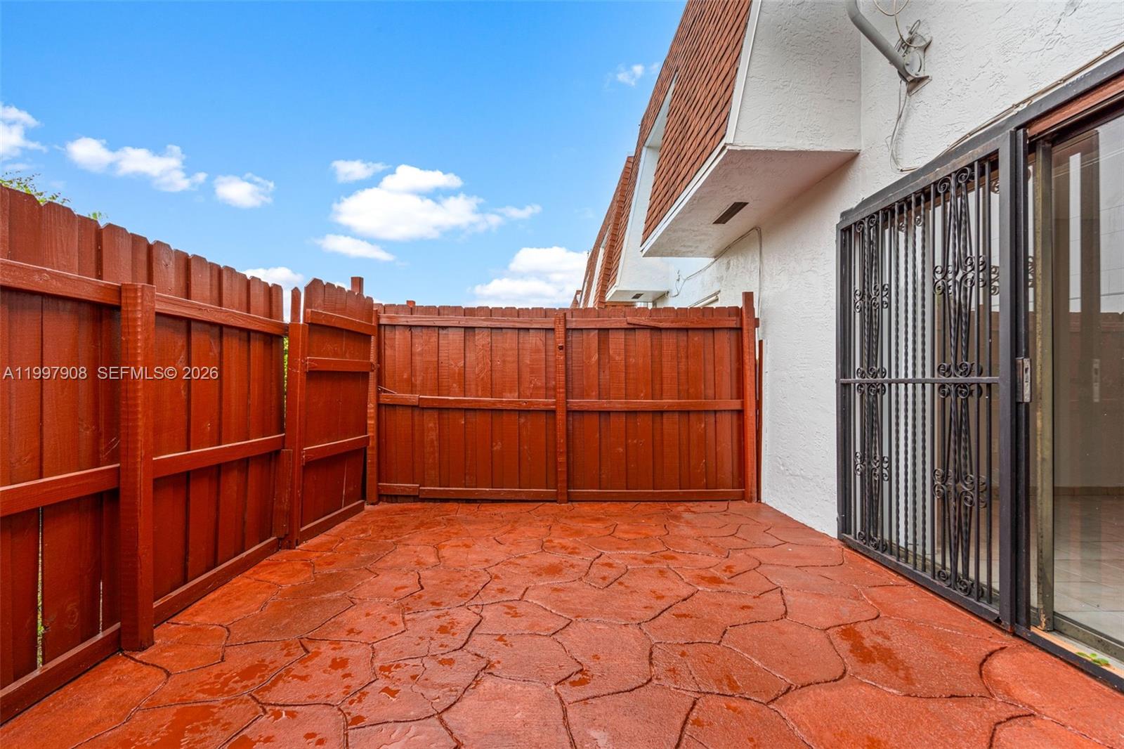 LAGUNA CONDO - Residential Lease