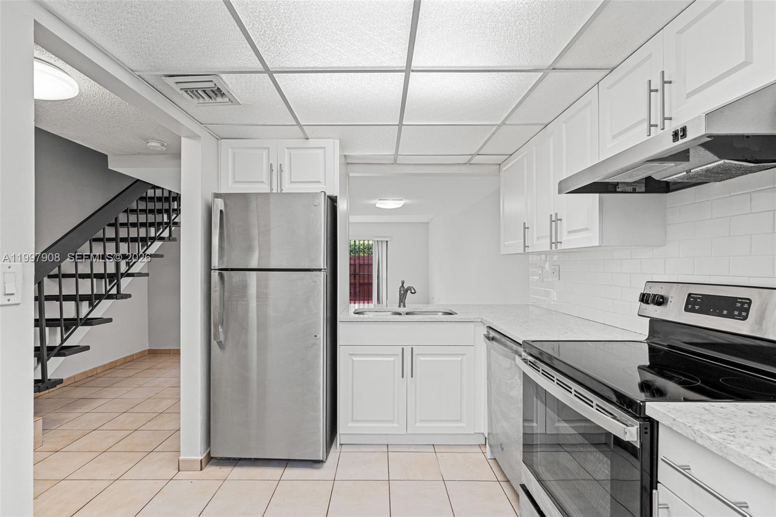 LAGUNA CONDO - Residential Lease