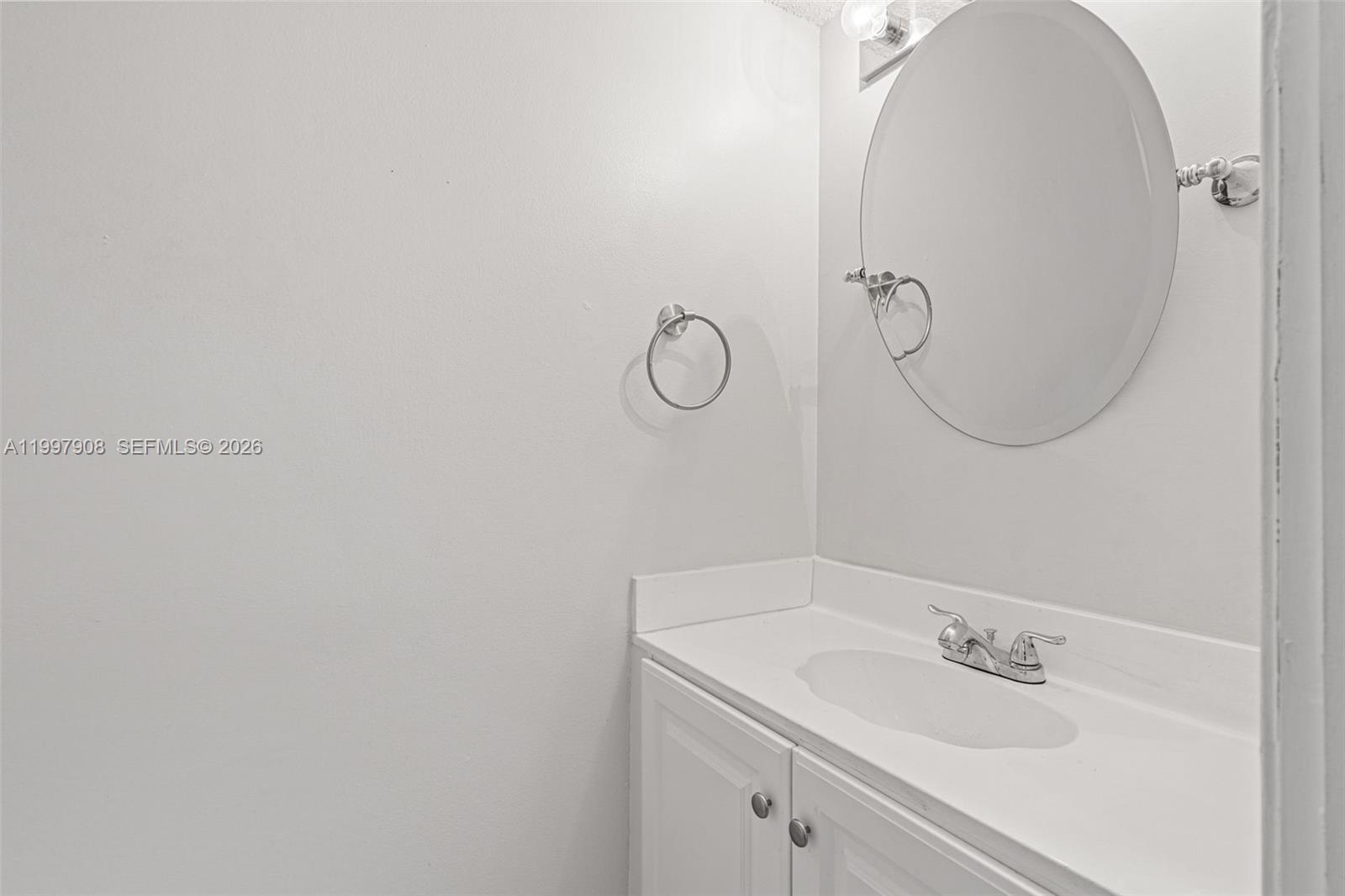 LAGUNA CONDO - Residential Lease