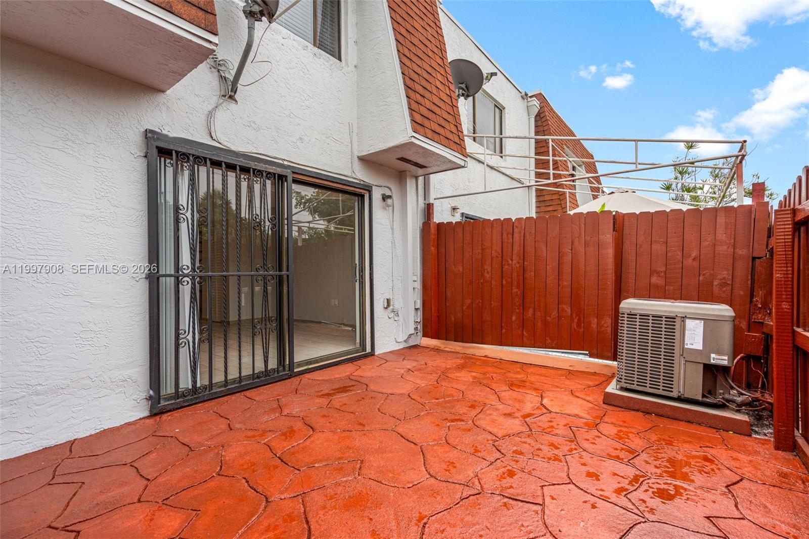 LAGUNA CONDO - Residential Lease