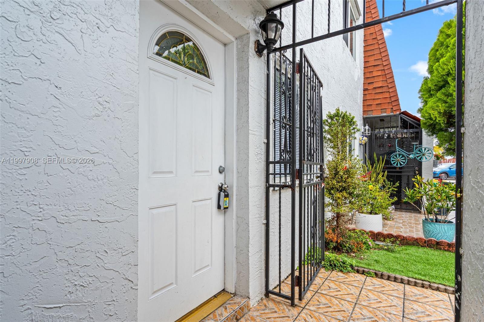 LAGUNA CONDO - Residential Lease