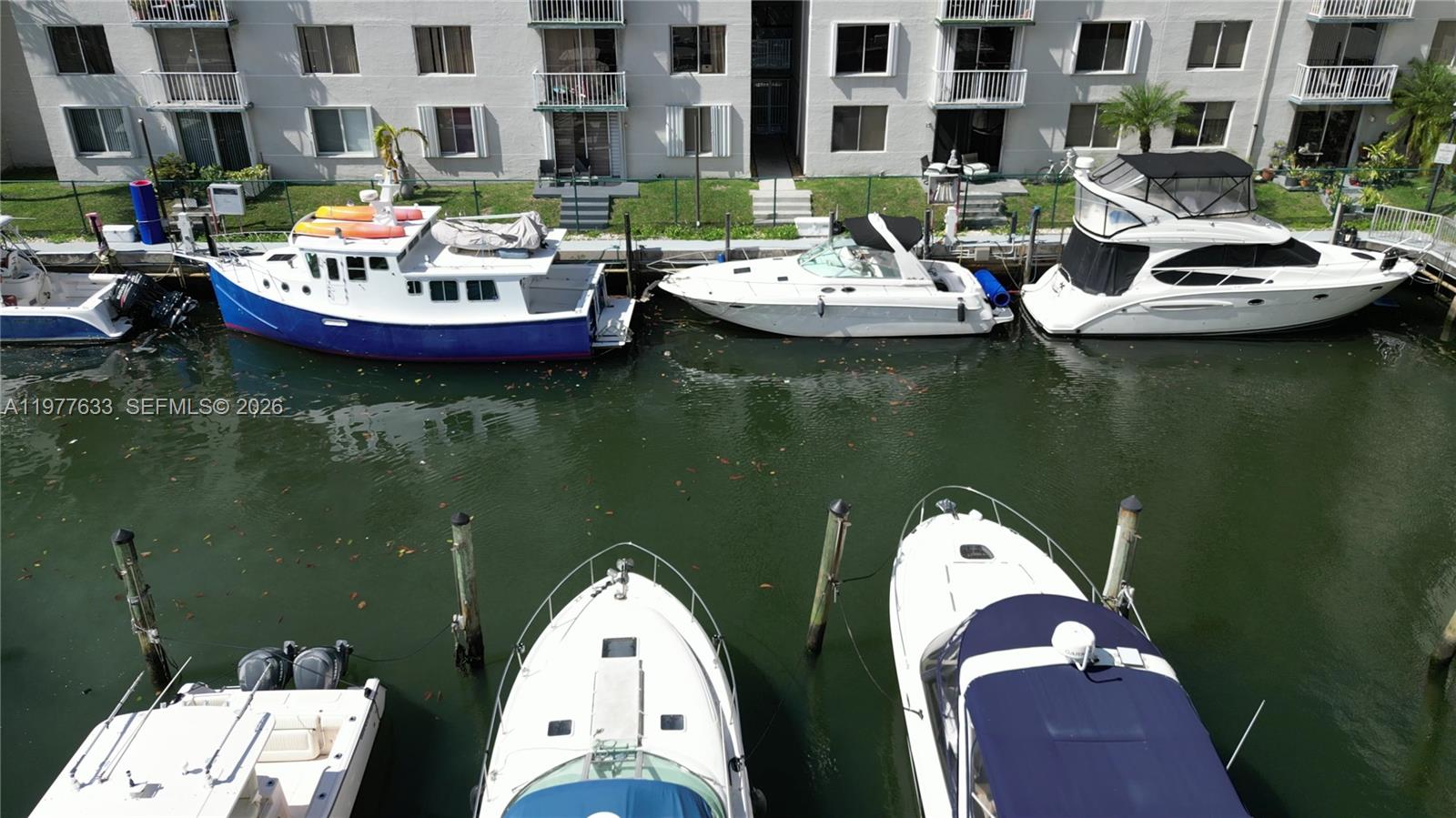 RIVER RUN YACHT CLUB COND - Land