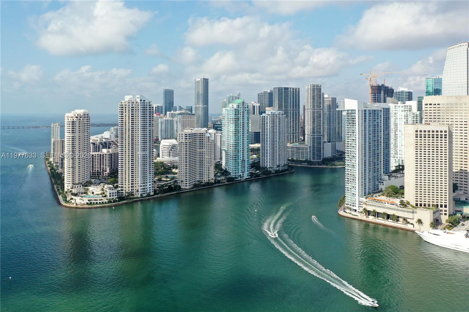 RIVER RUN YACHT CLUB COND - Land