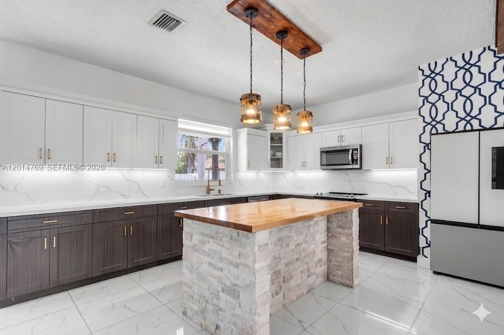 SILVER LAKES PHASE III - Residential