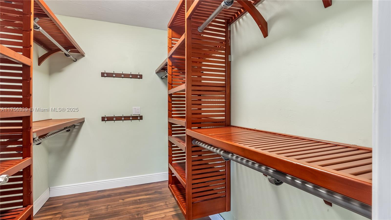YELLOWSTONE PARK AMEN PLA - Residential
