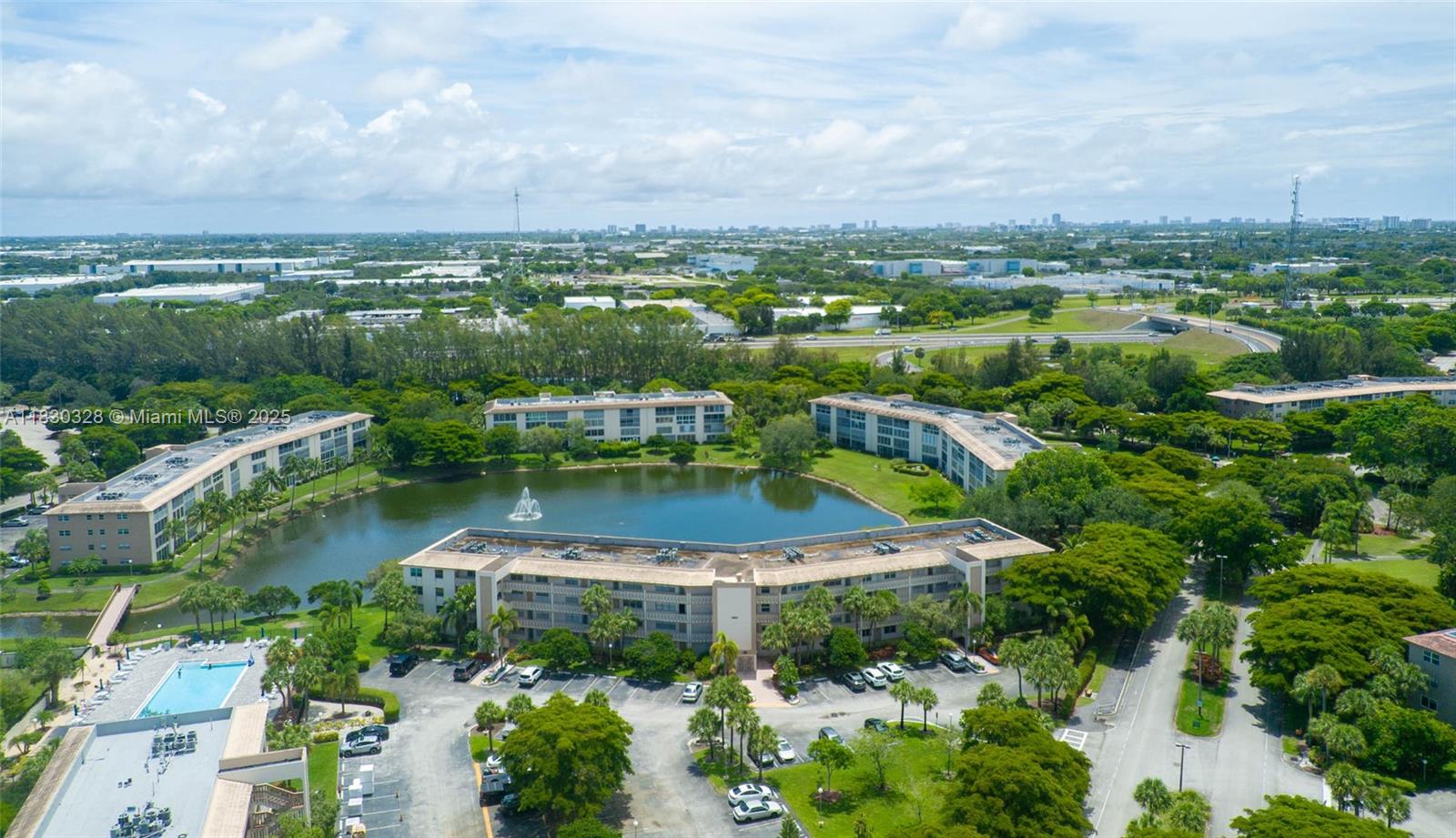 1902 Bermuda Cir J4