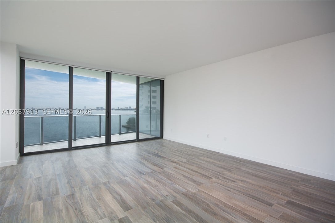 460 NE 28 ST 501