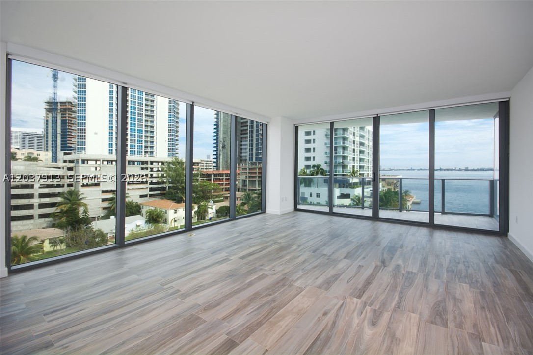460 NE 28 ST 501