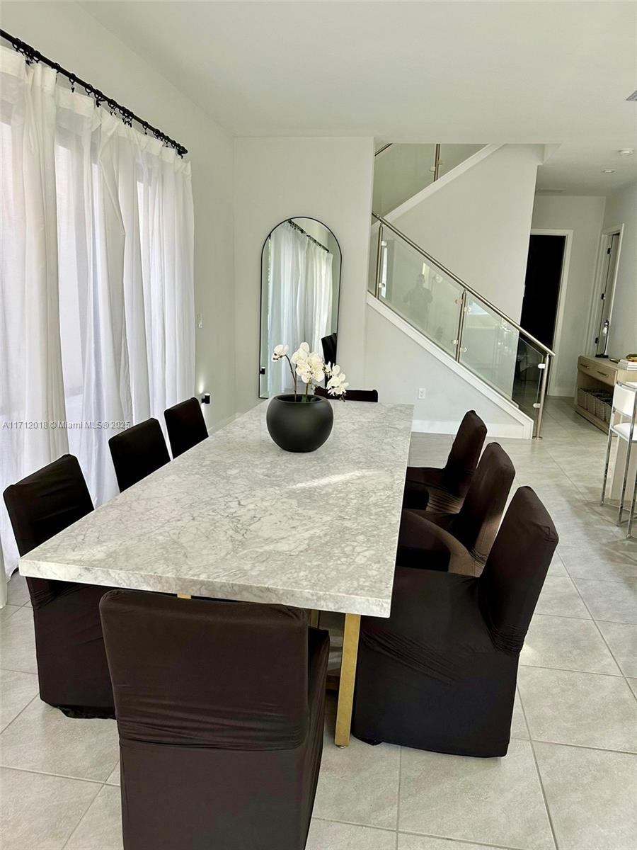 DOWNTOWN DORAL SOUTH PHAS - Residential