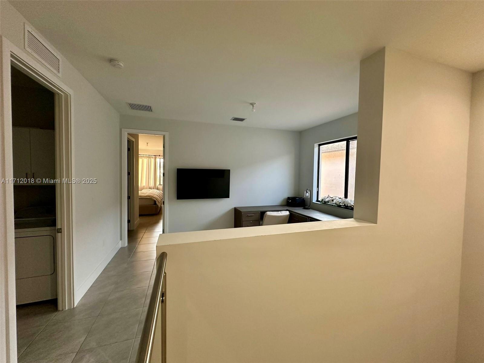 DOWNTOWN DORAL SOUTH PHAS - Residential