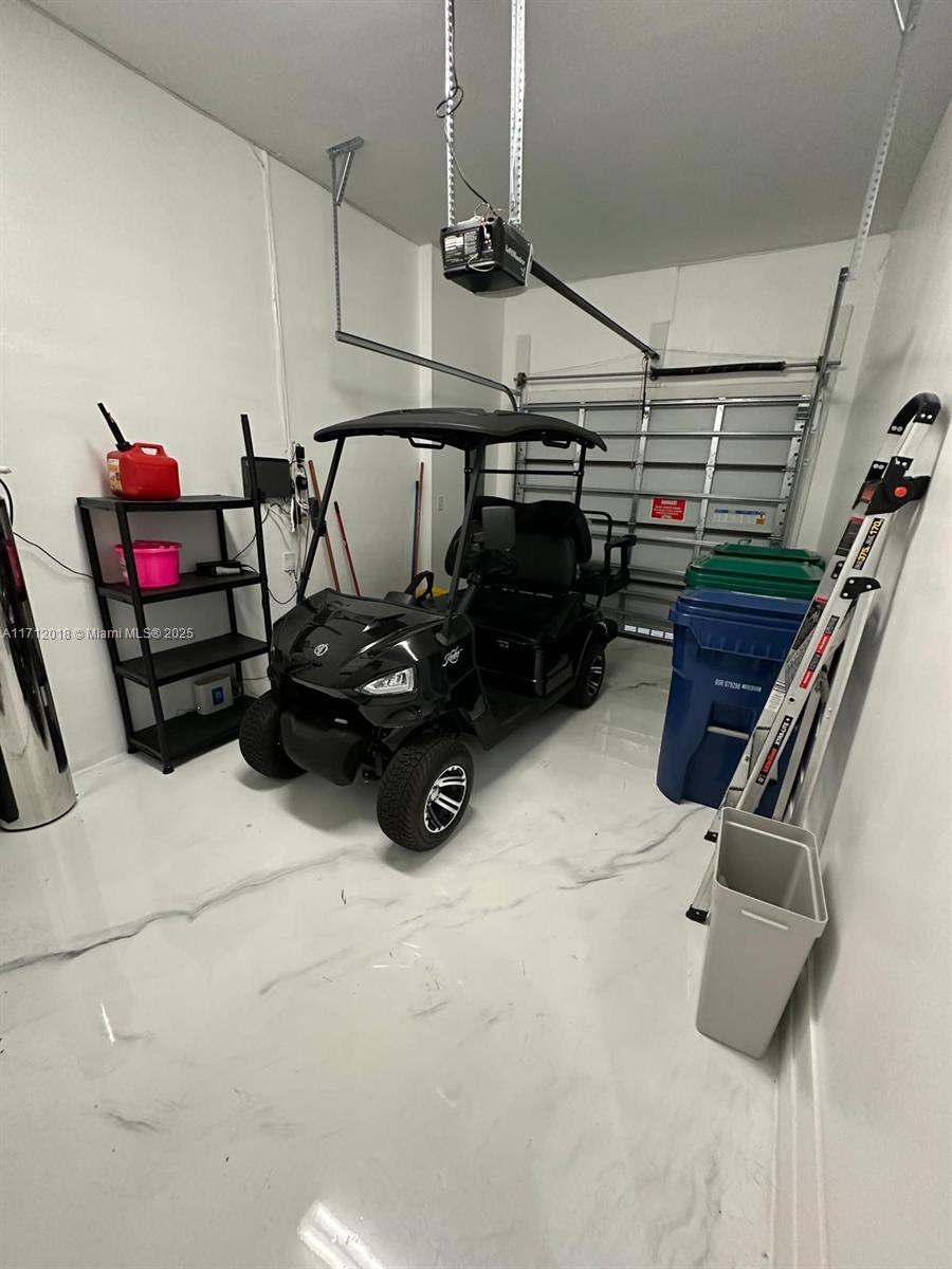 DOWNTOWN DORAL SOUTH PHAS - Residential