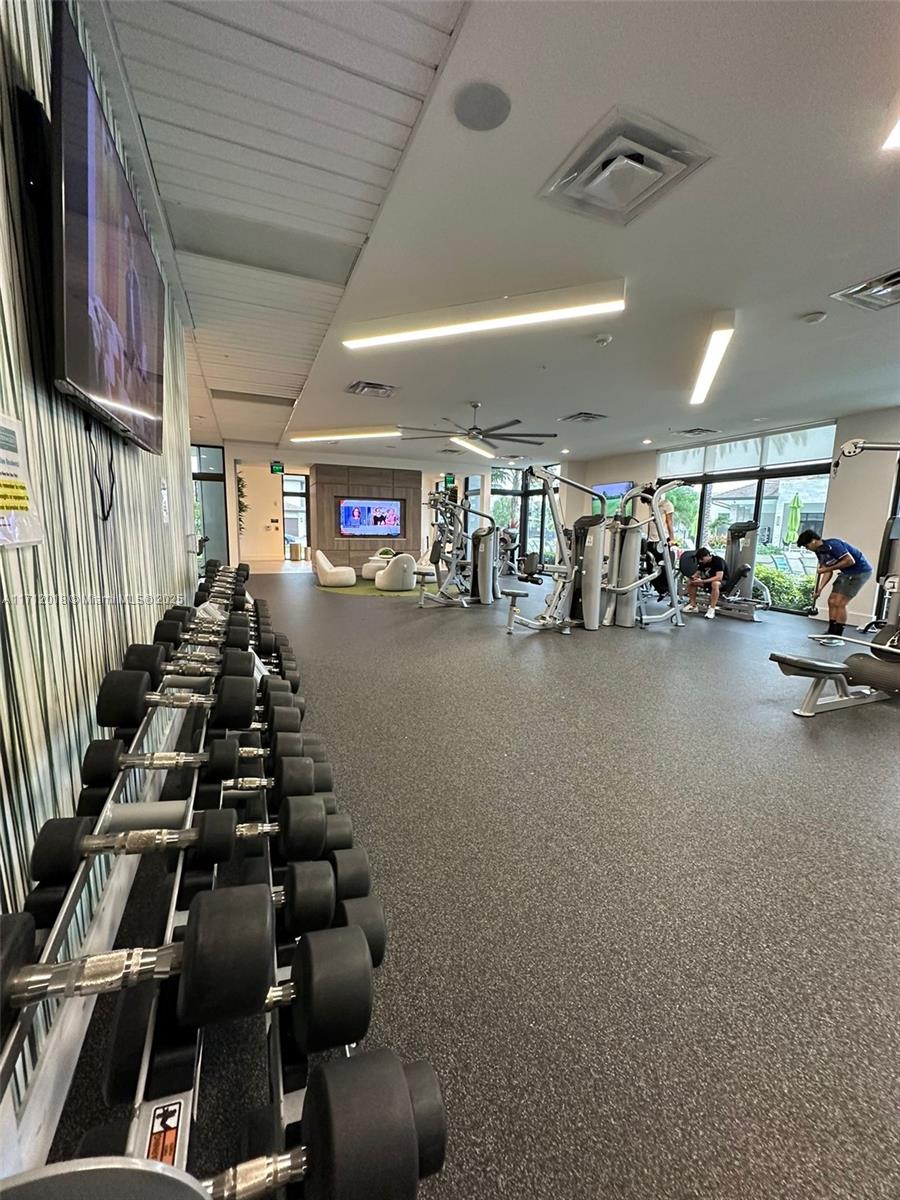DOWNTOWN DORAL SOUTH PHAS - Residential