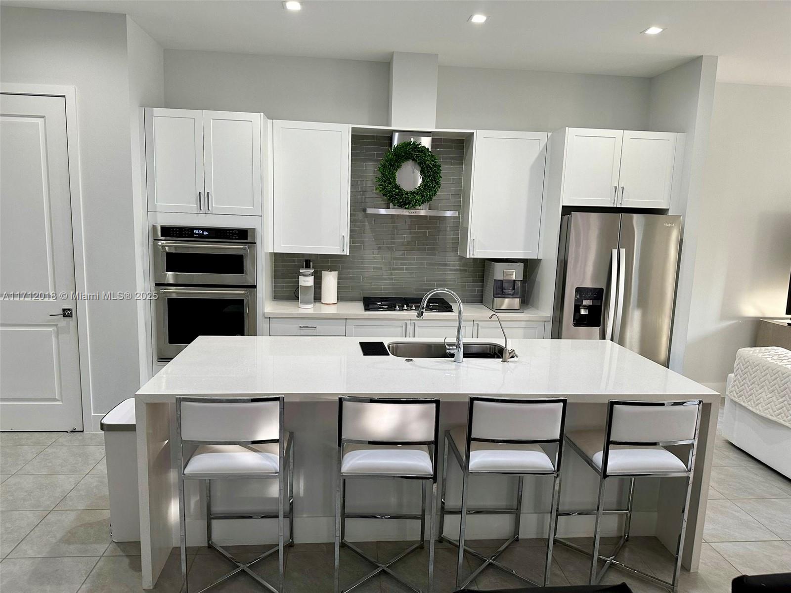 DOWNTOWN DORAL SOUTH PHAS - Residential