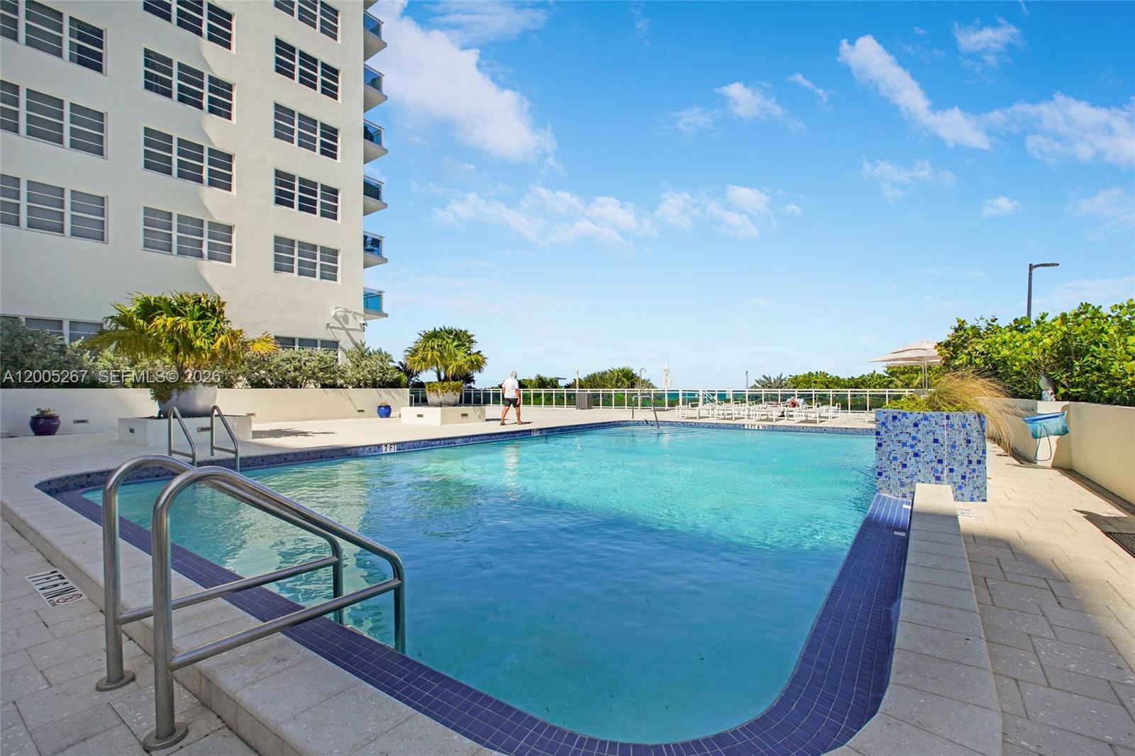 THE COLLINS CONDO - Residential Lease