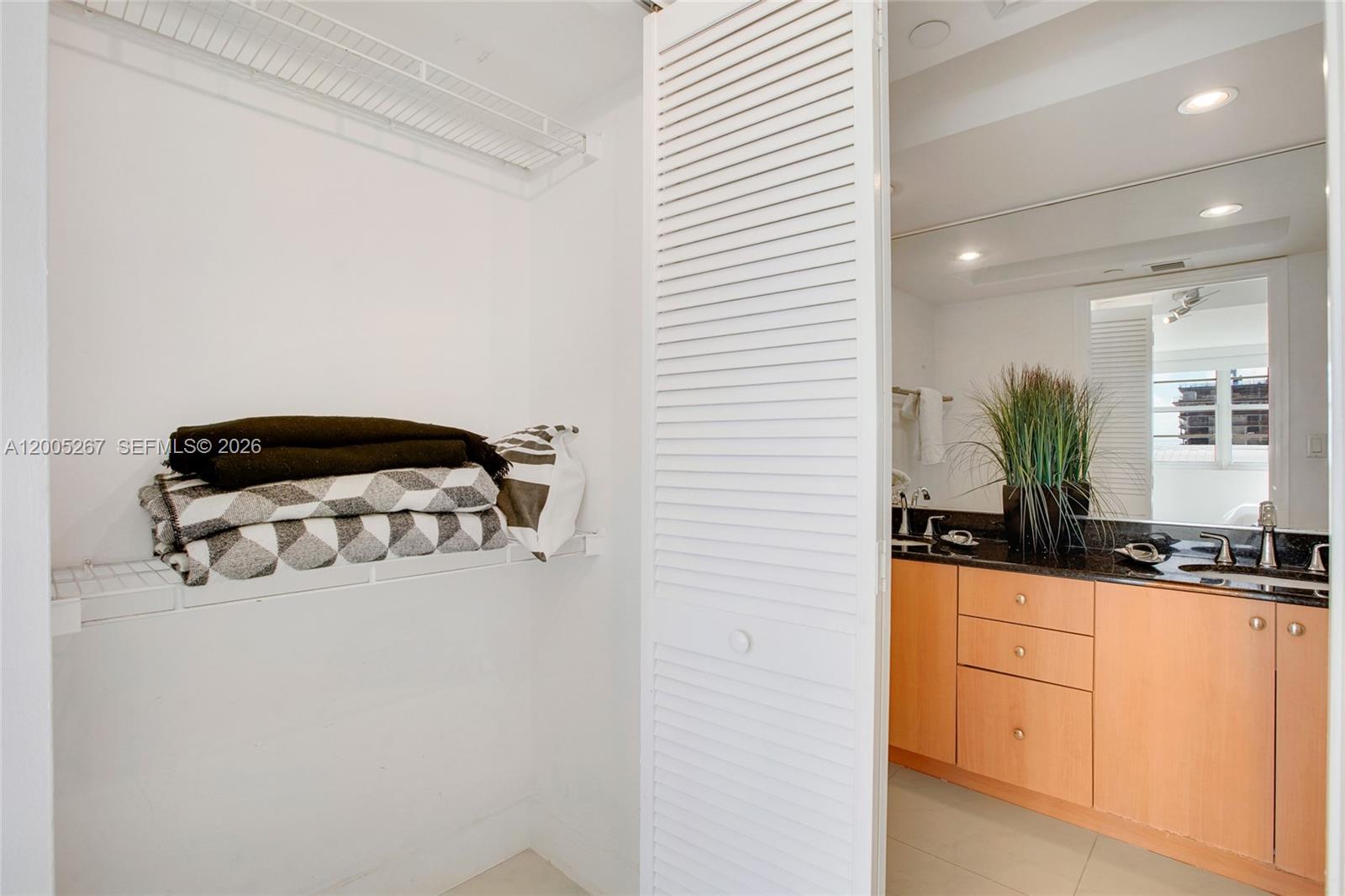 THE COLLINS CONDO - Residential Lease