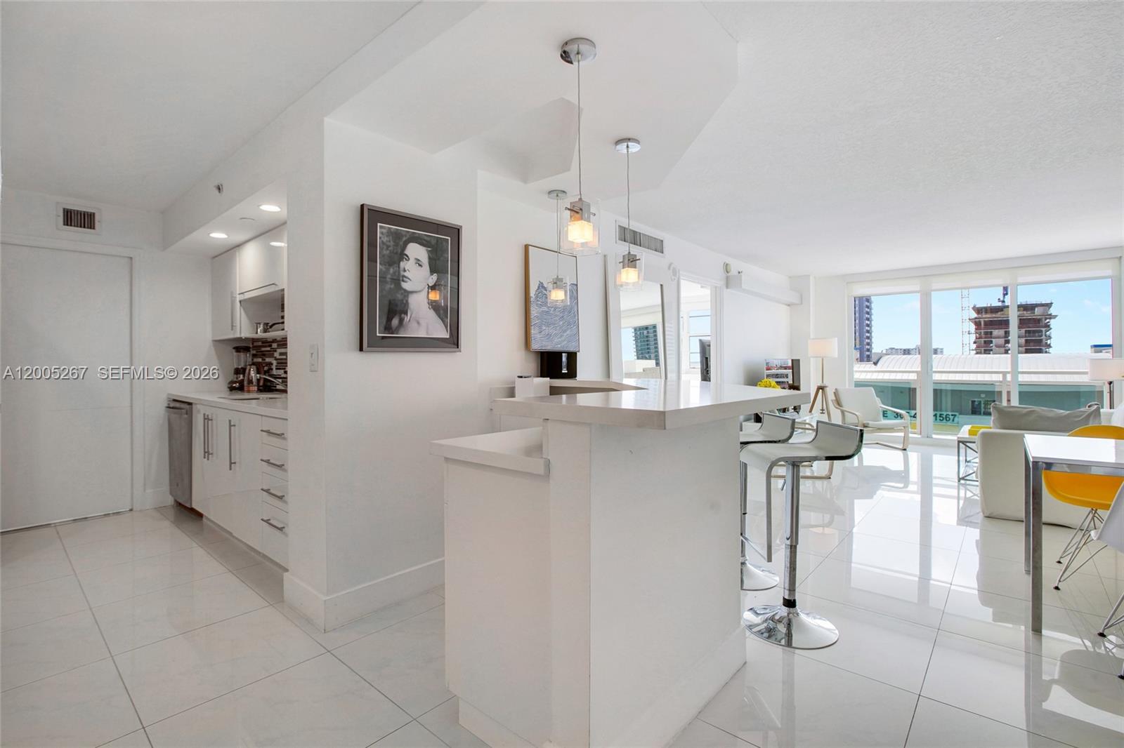 THE COLLINS CONDO - Residential Lease