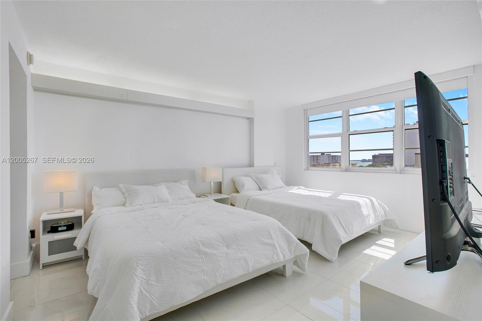 THE COLLINS CONDO - Residential Lease