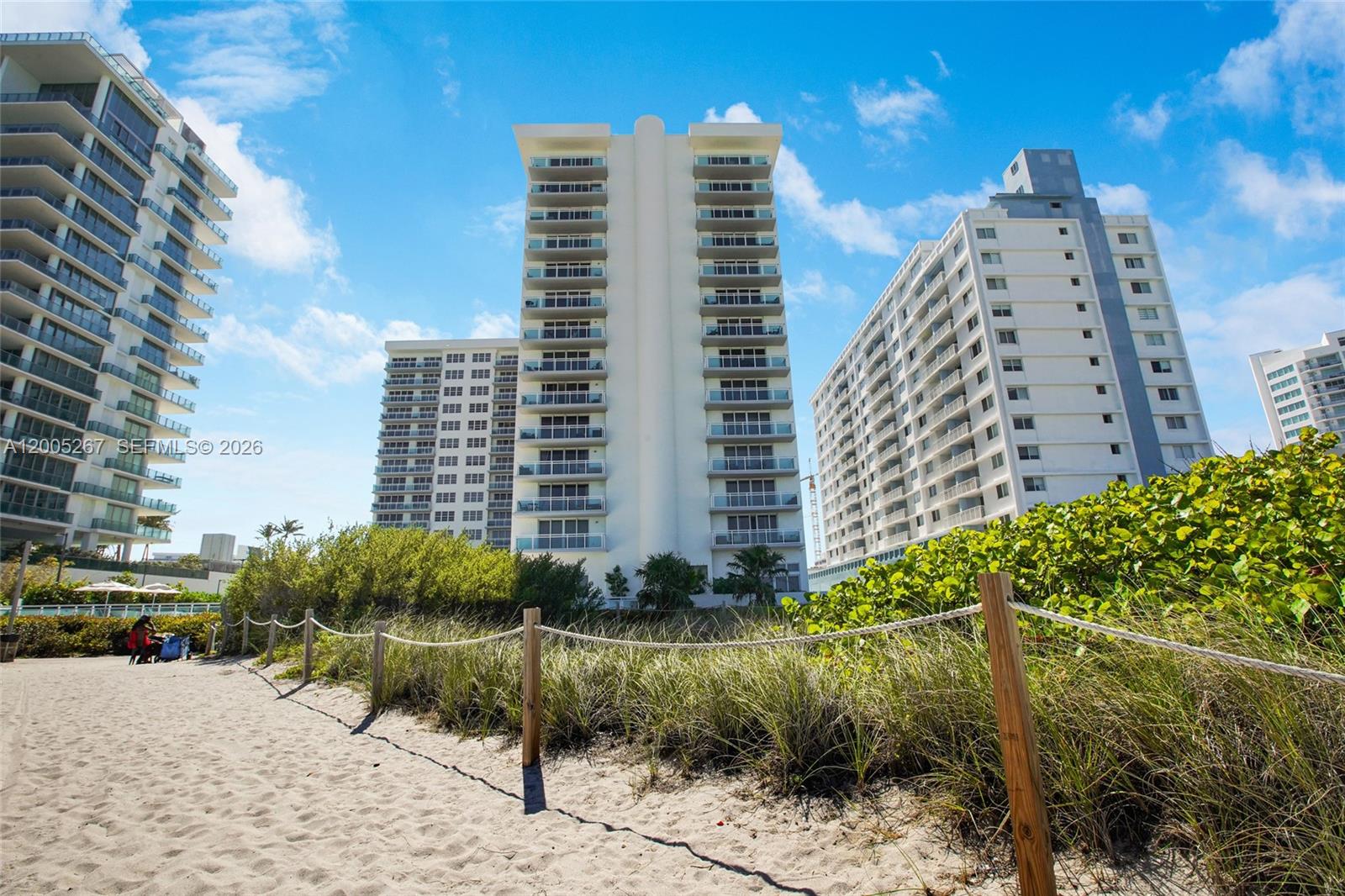 THE COLLINS CONDO - Residential Lease