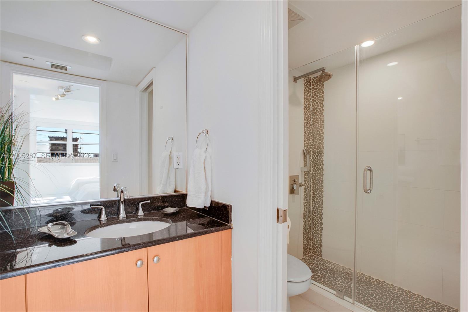 THE COLLINS CONDO - Residential Lease