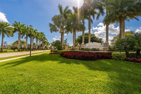 361 NE 194TH TER, MIAMI, FL 33179 - Image fe6cdacd0d4c5a043b6e0dfc4ad262d4/3816537378