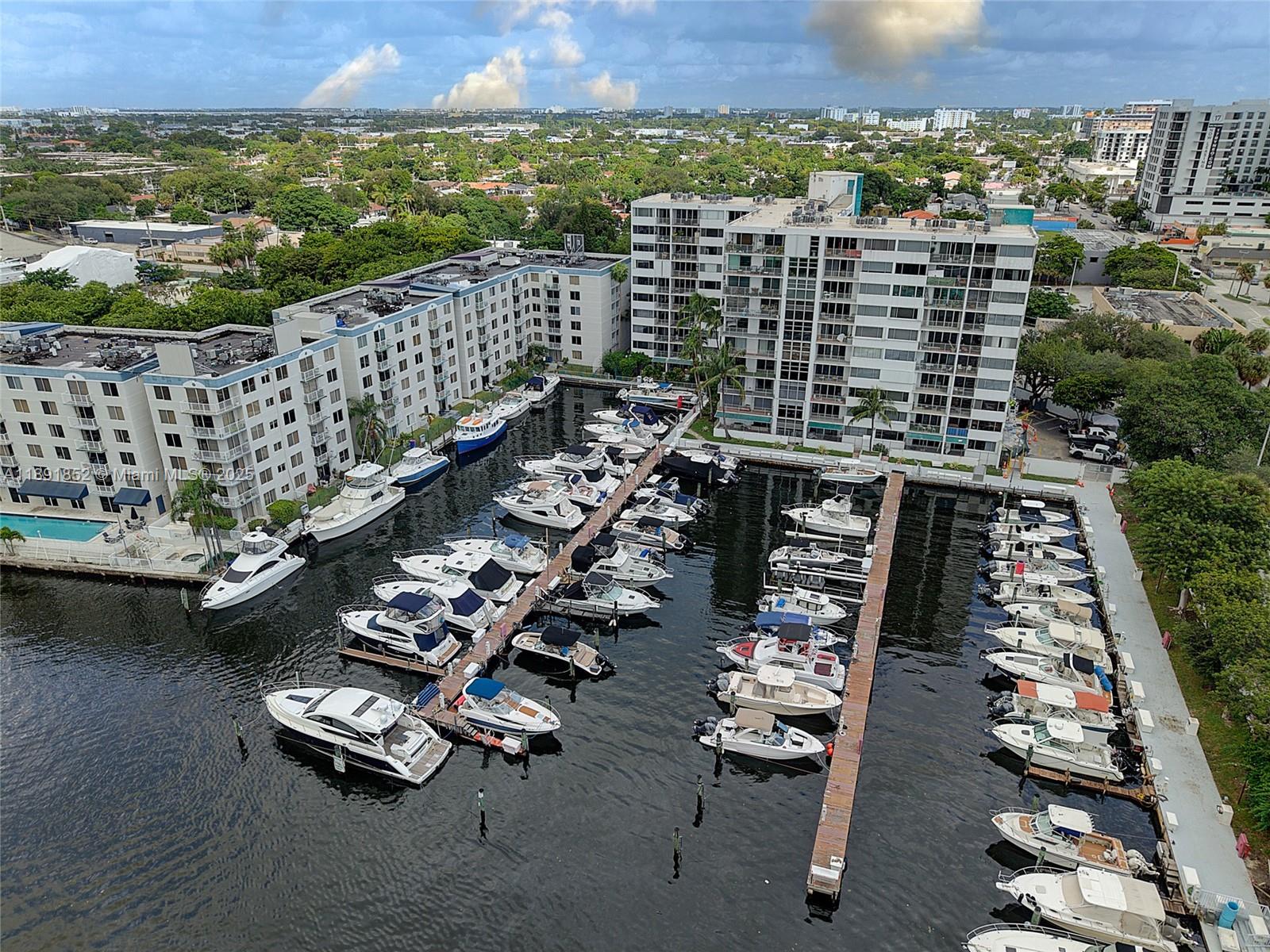 RIVER RUN CONDO PH I - Residential