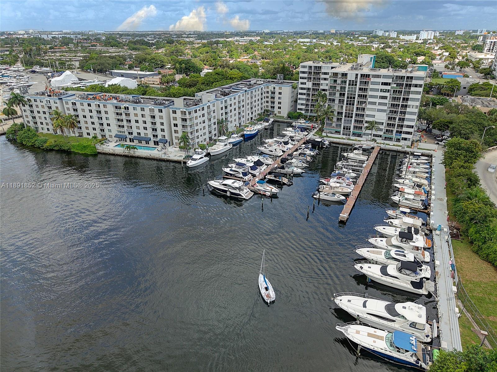 RIVER RUN CONDO PH I - Residential