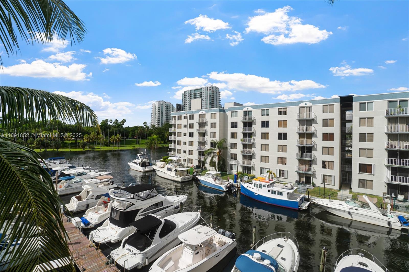 RIVER RUN CONDO PH I - Residential