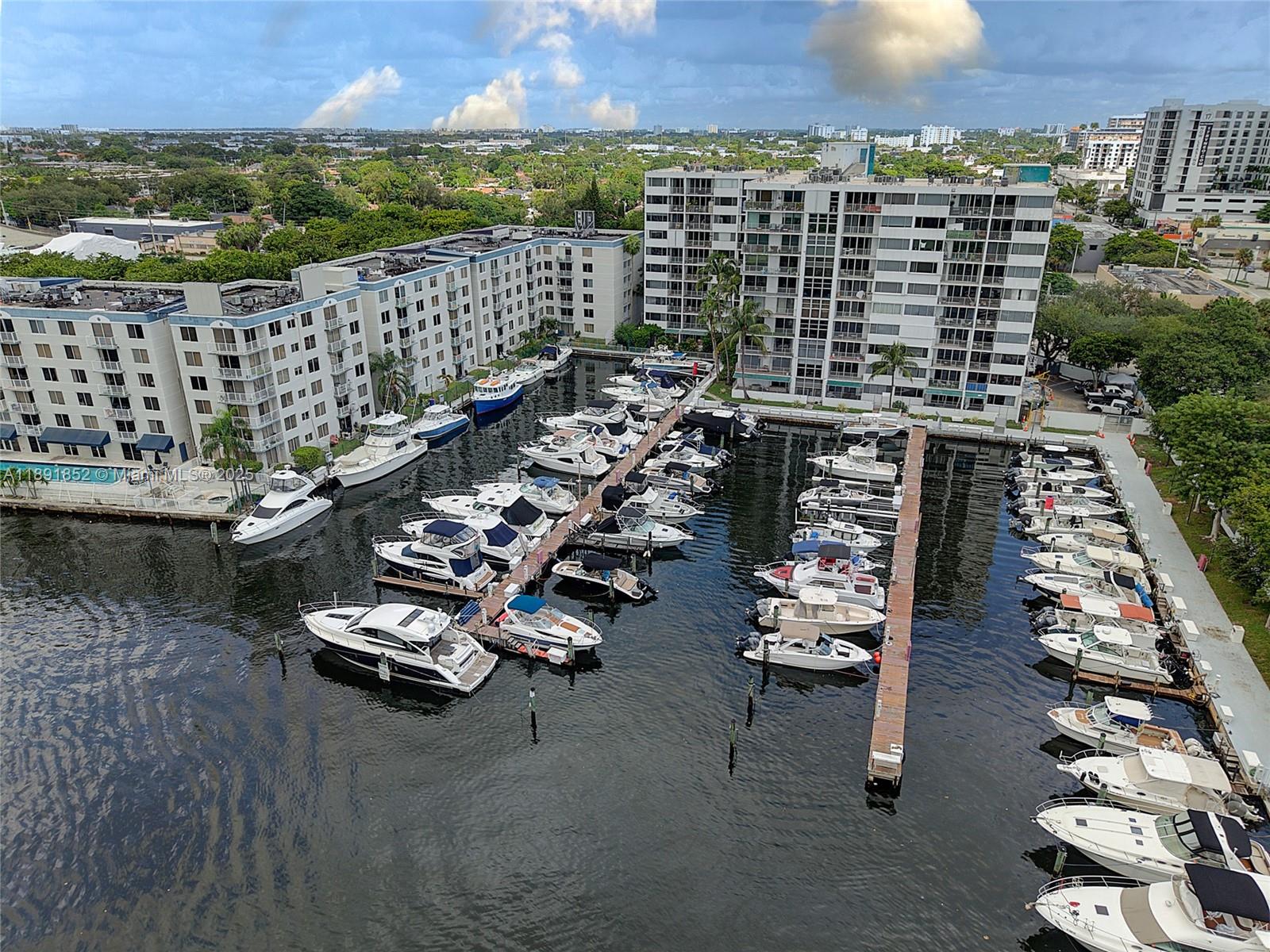 RIVER RUN CONDO PH I - Residential