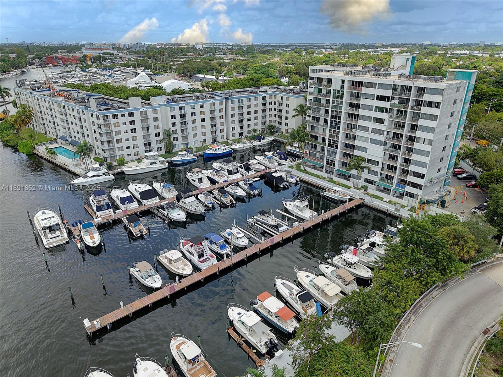 RIVER RUN CONDO PH I - Residential
