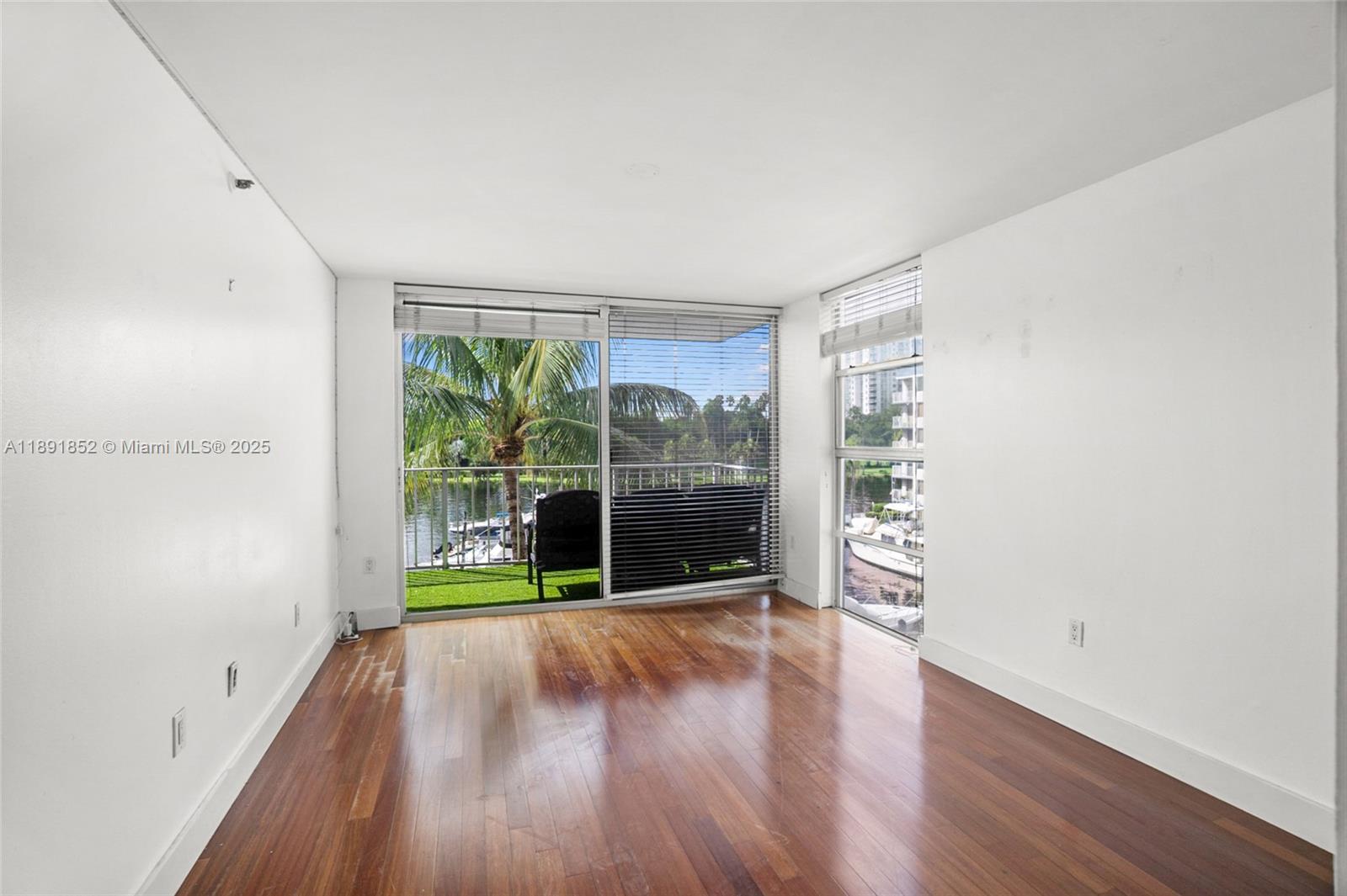 RIVER RUN CONDO PH I - Residential