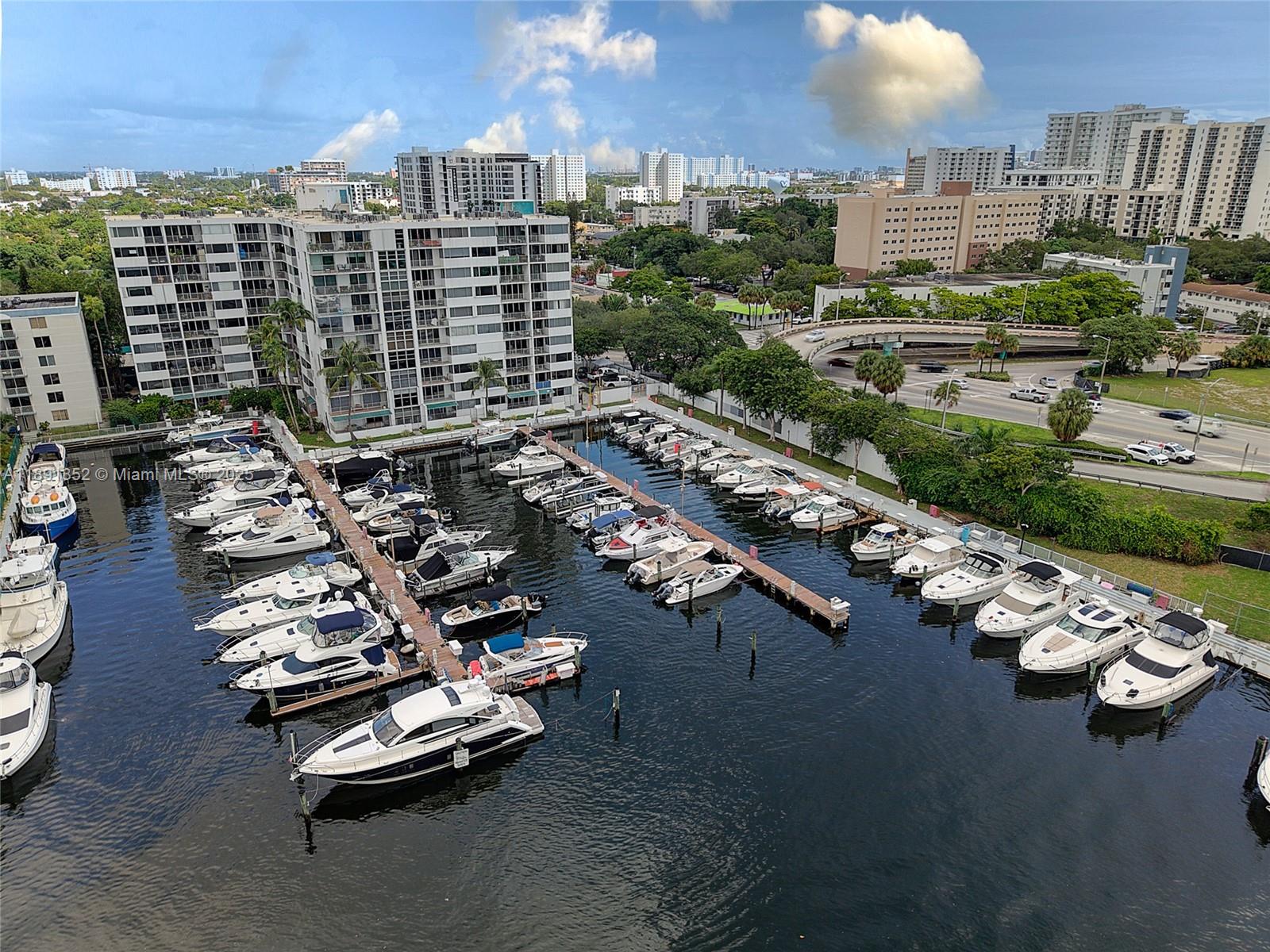RIVER RUN CONDO PH I - Residential