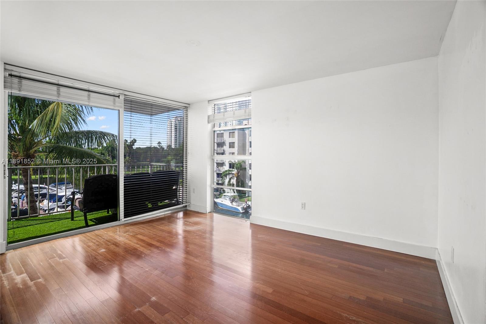 RIVER RUN CONDO PH I - Residential