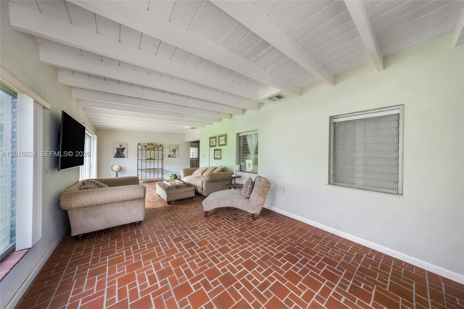 COUNTRY CLUB ESTATES SEC - Residential