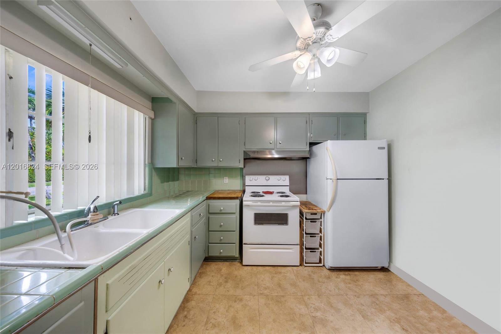 COUNTRY CLUB ESTATES SEC - Residential