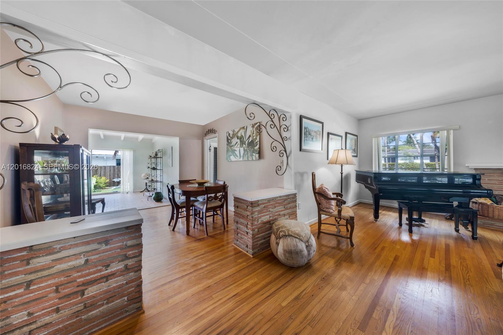 COUNTRY CLUB ESTATES SEC - Residential