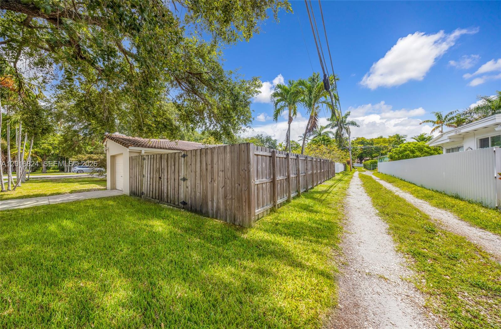 COUNTRY CLUB ESTATES SEC - Residential