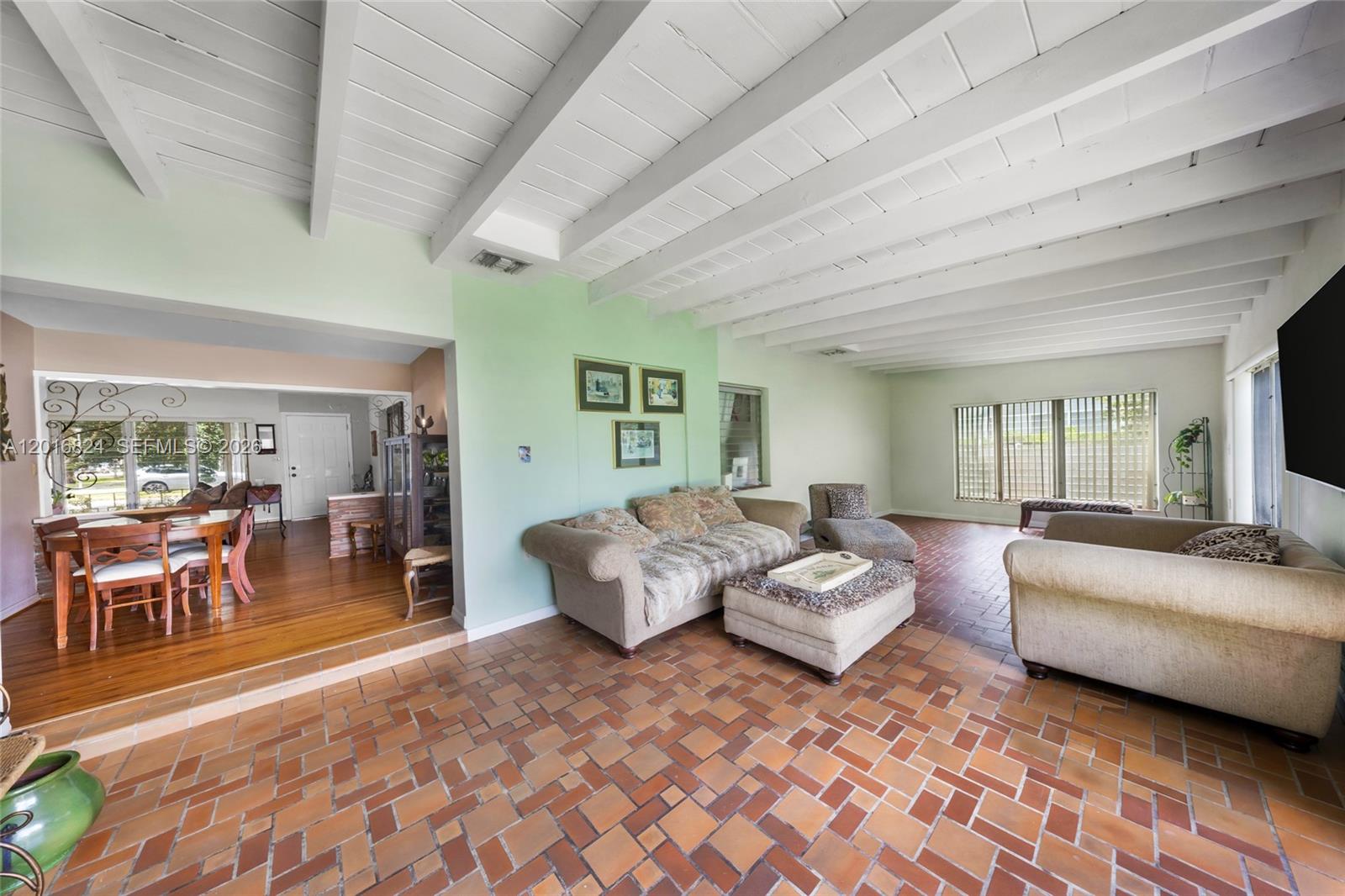 COUNTRY CLUB ESTATES SEC - Residential