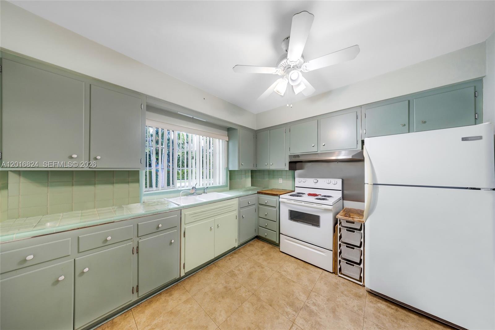 COUNTRY CLUB ESTATES SEC - Residential