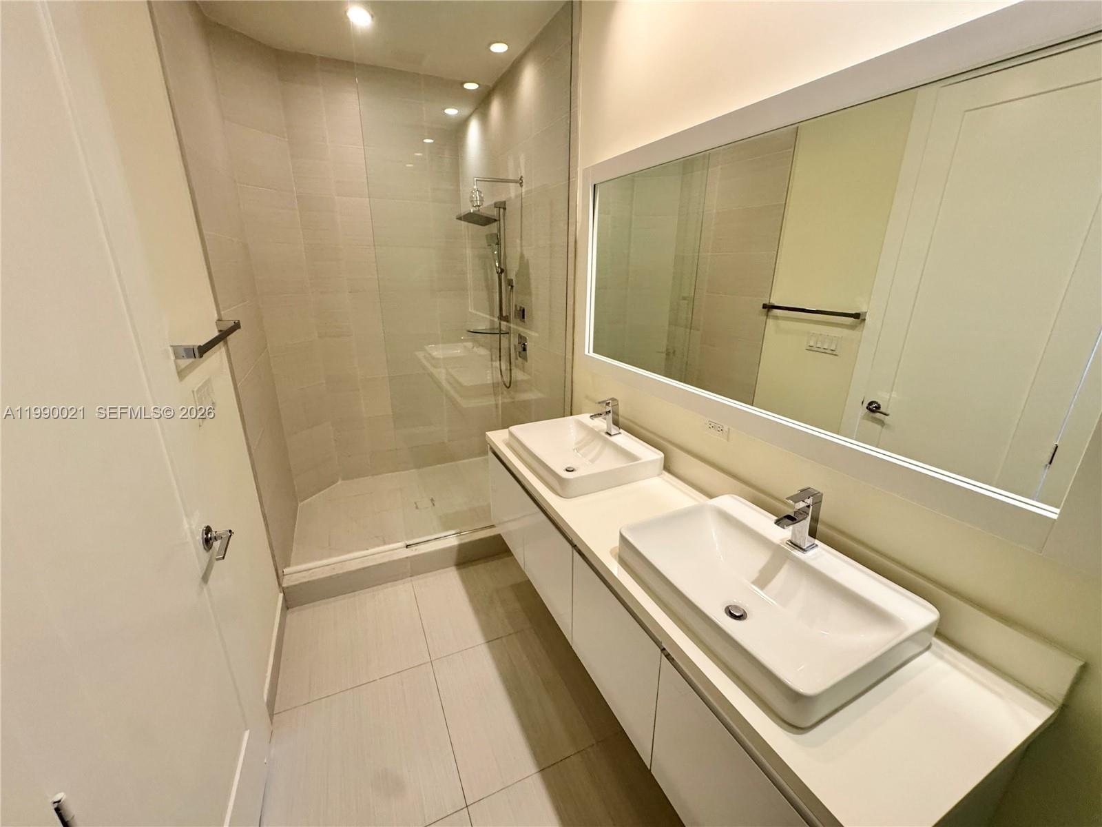 LANDMARK AT DORAL - Residential Lease