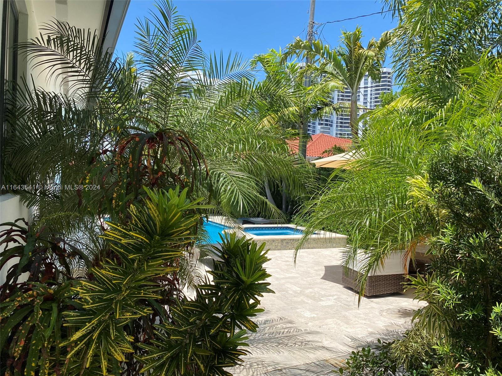 GOLDEN SHORES OCEAN BLVD - Residential