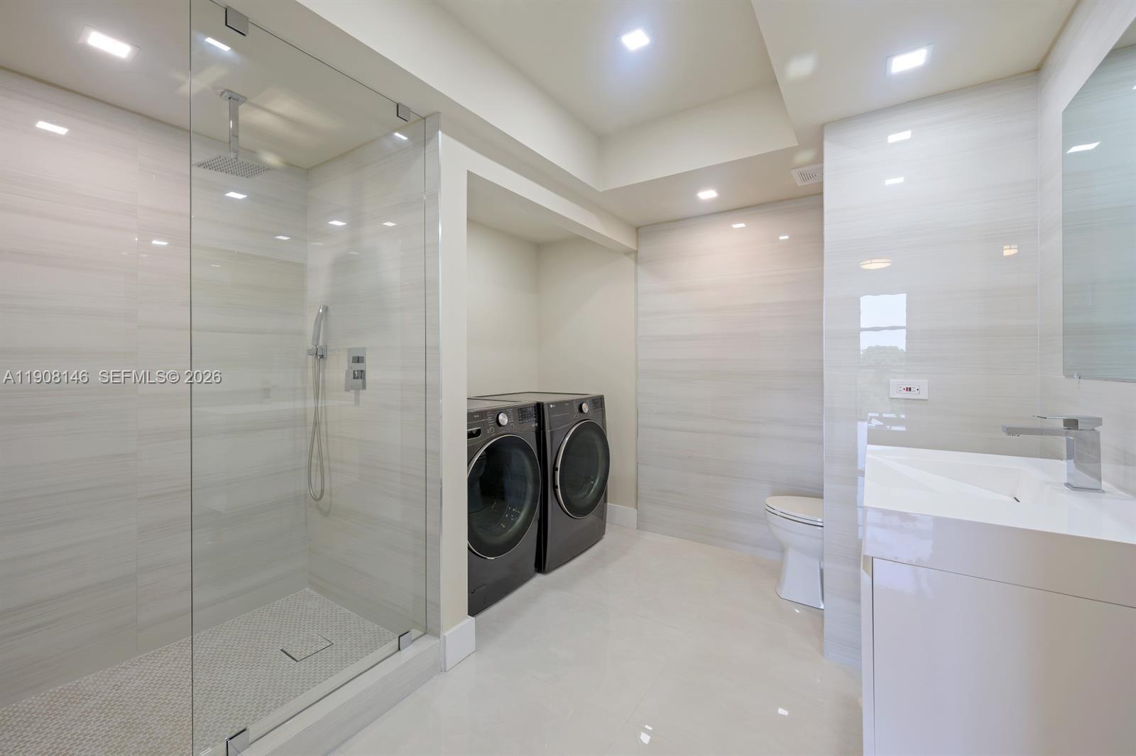 HAMPTONS WEST CONDO - Residential