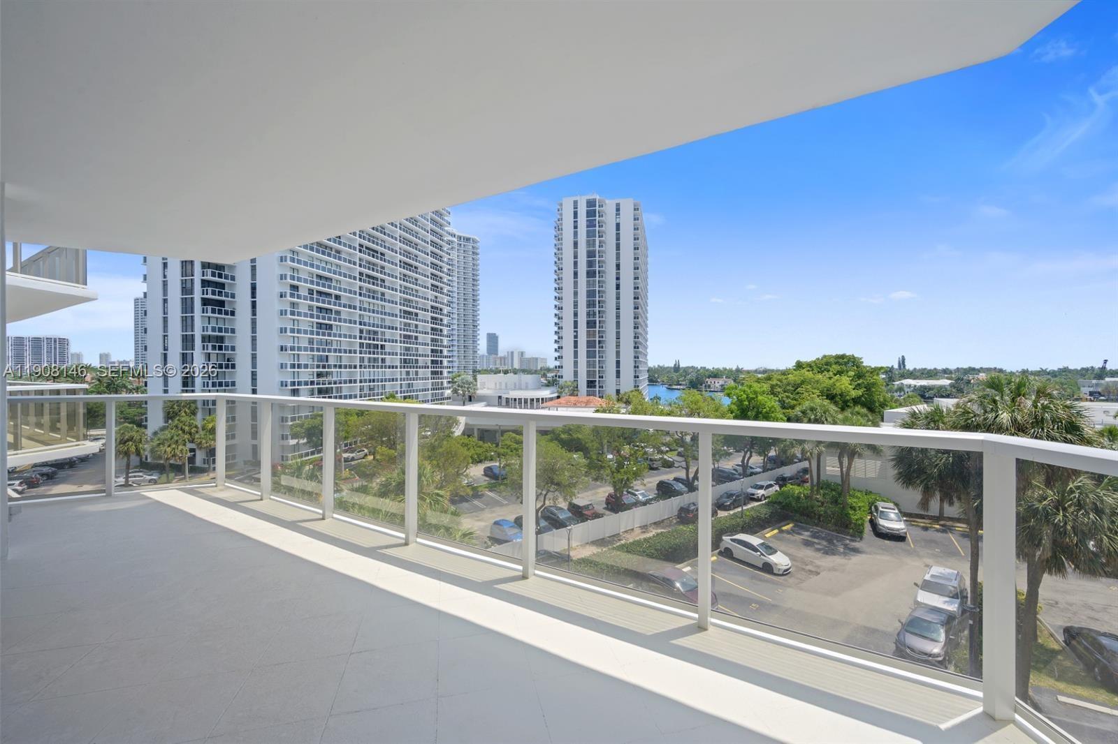 HAMPTONS WEST CONDO - Residential