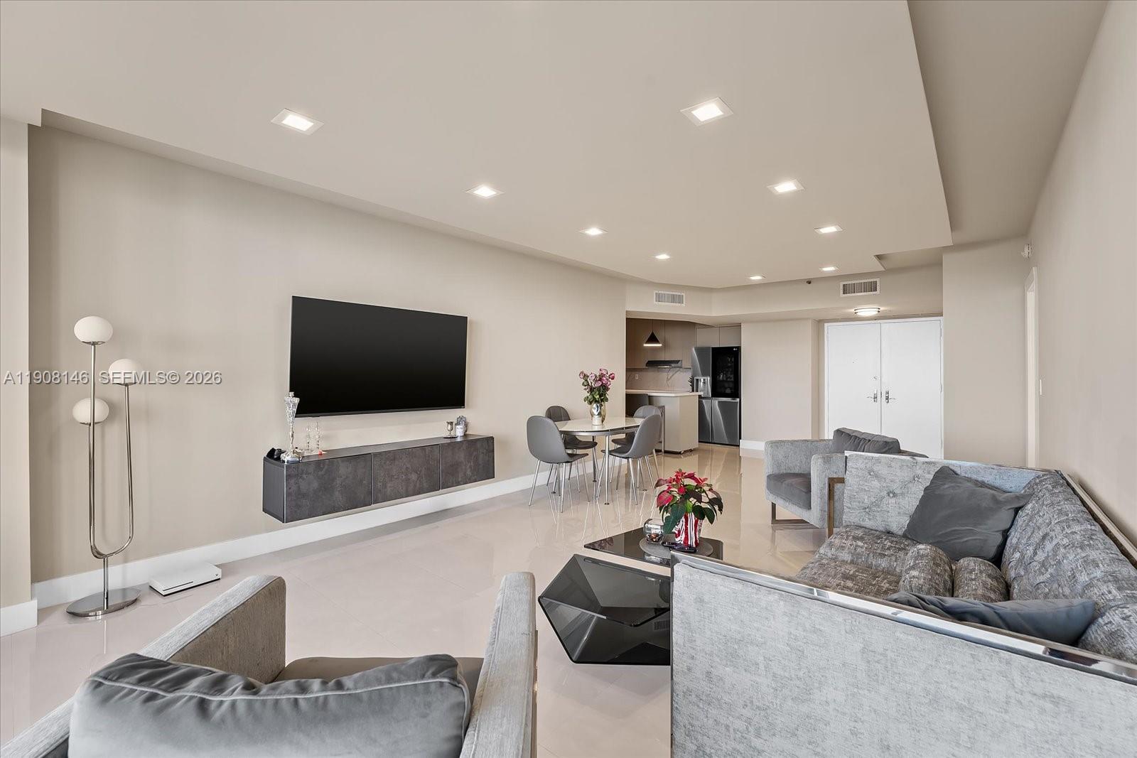 HAMPTONS WEST CONDO - Residential