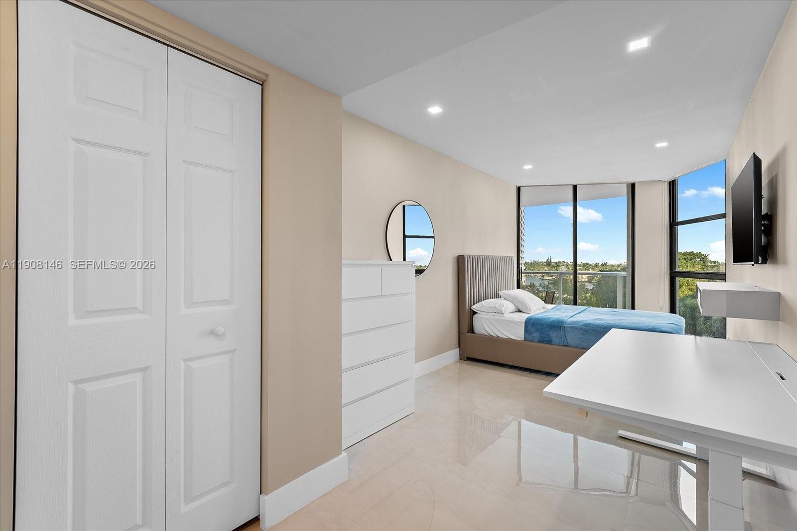 HAMPTONS WEST CONDO - Residential